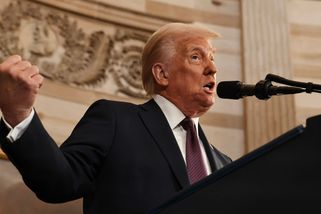 Odhalená tajemství Bílého domu. Trump bere Melanii...
